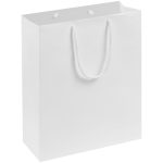 Пакет из гладкой дизайнерской бумаги Magic Fabric 120 г/м².<br><br>Выдерживает вес до 1