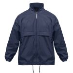 <ul class="list"><li>Ветровка на молнии с капюшоном</li><li>Без подкладки</li><li>Один карман с правой стороны</li><li>Капюшон убирается в воротник</li><li>Манжеты на резинке